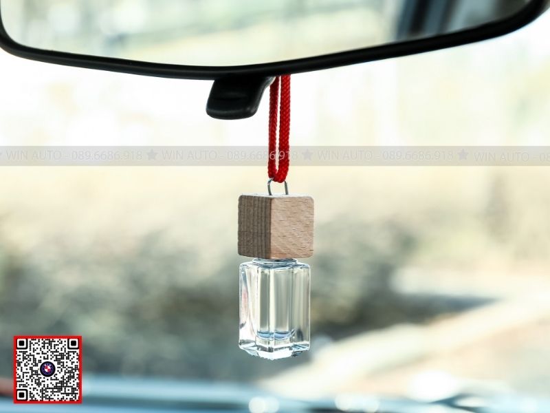 Nước hoa treo trên xe ô tô