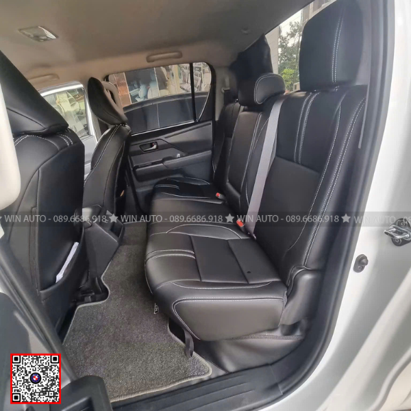 Sau khi bọc ghế da Hilux 2026 khu ghế sau